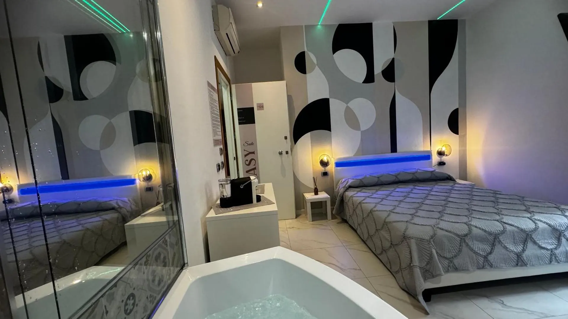 Cagliari Love Suite 0*,  Italy