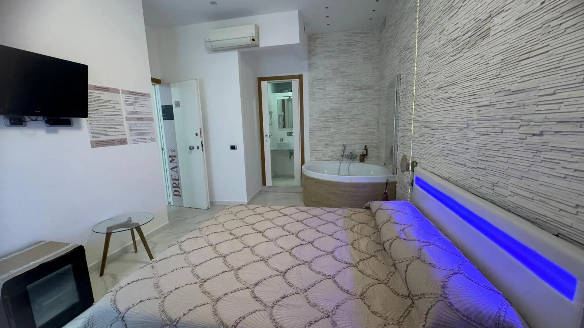 Guest house Cagliari Love Suite Italy