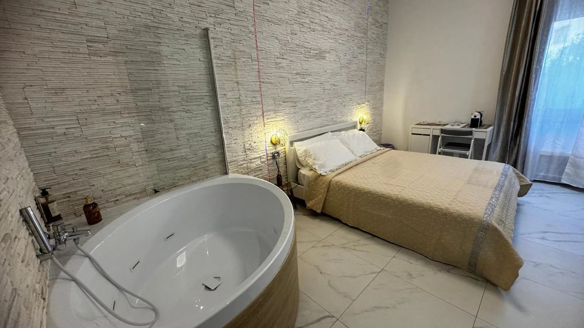 Cagliari Love Suite 0*,  Italy